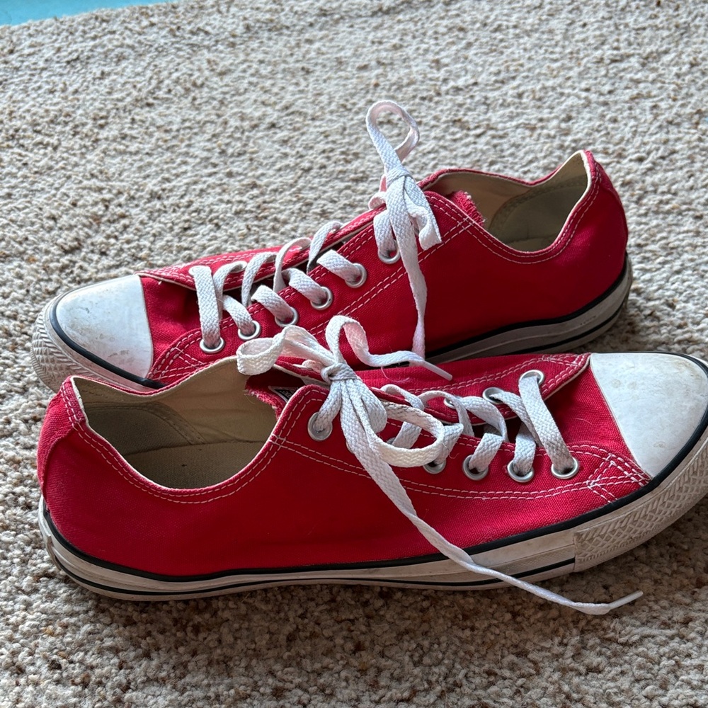 Converse Red Canvas Sneakers with White Laces size 10 men / 12 women